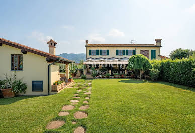 Villa avec piscine et jardin 4