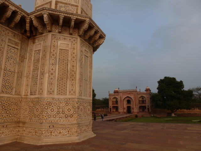 AGRA: Fuerte Rojo; Taj Mahal; Mausoleo Itimad-ud-Daulah; Jardines Mehtab Bag - UN POQUITO DE INDIA Y UN POQUITO DE NEPAL (33)