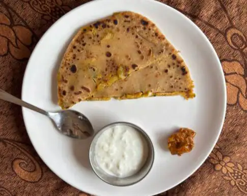 2 Aloo Pyaaz Paratha