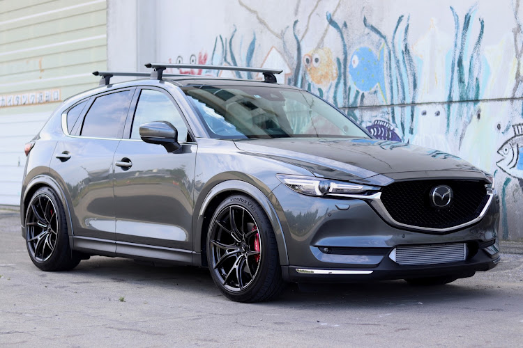 CX-5のCX-5・CX-5KF・魂動ウインカー・マシグレ・RAYSに関するカスタム事例の投稿画像3枚目