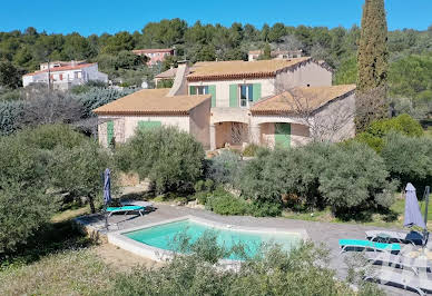 Maison avec piscine et jardin 5