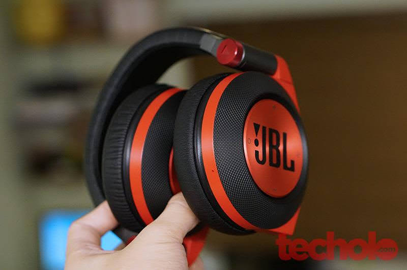 Udvinding Hassy Serena JBL Synchros E50BT and E40BT Review | Techolo - Philippine Technology  Outlook Blog