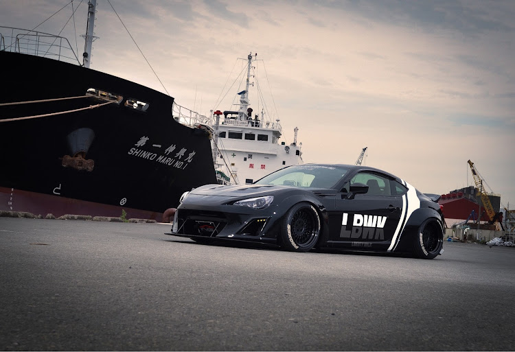 INGood👍ヤマモリさんが投稿したリバティーウォーク・LIBERTYWALK・LB★WORKS・LB★PERFOMANCE・LBWKに関するカスタム事例の投稿画像1枚目