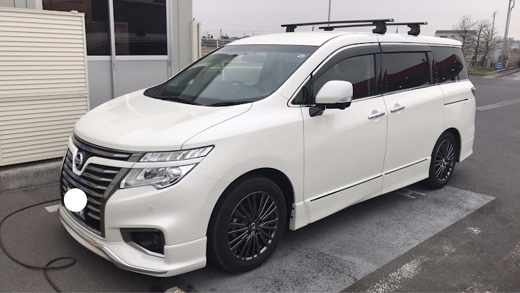 エルグランドのエルグランドE52・納車半年に関するカスタム事例の投稿画像1枚目