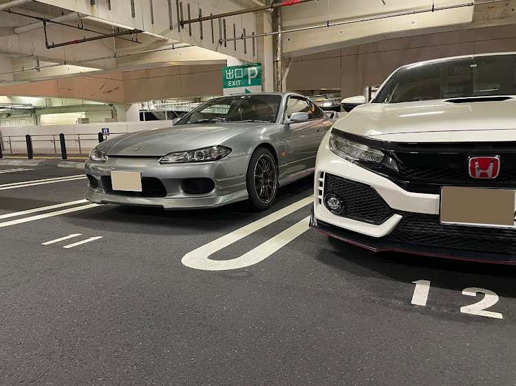 シビックタイプRのクルマ仲間・クルマ好きと繋がりたい・うみほたるに関するカスタム事例の投稿画像1枚目