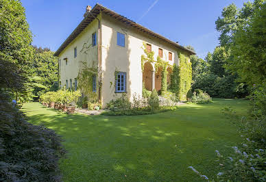 Villa avec jardin et terrasse 1