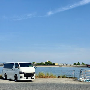 ハイエースバン TRH200V