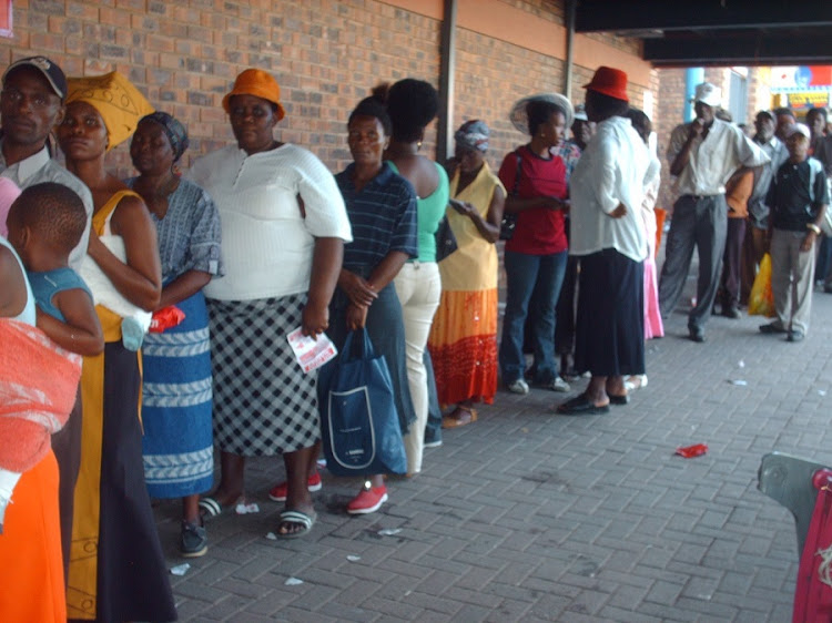 Mothers in line to claim child support grants. Picture:RIOT HLATSWAYO