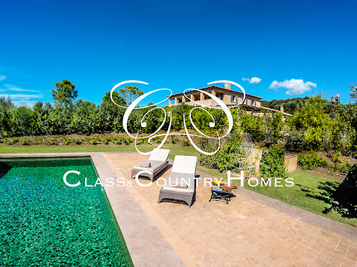Villa with pool and garden 1