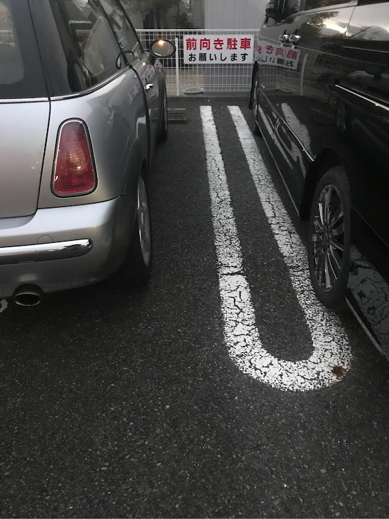 ミニ ハッチバックのMINI・車好きと繋がりたい・MT女子・近い・駐車に関するカスタム事例の投稿画像1枚目