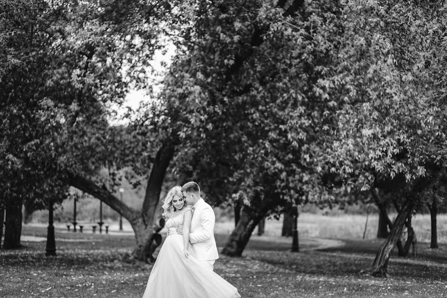 結婚式の写真家Pavel Nenartovich (nenik83)。2017 2月8日の写真