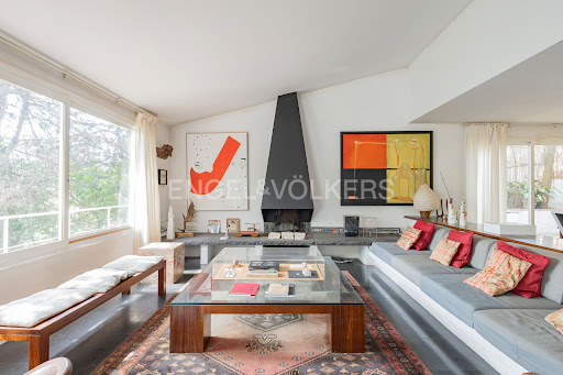 Maison avec piscine et terrasse 1