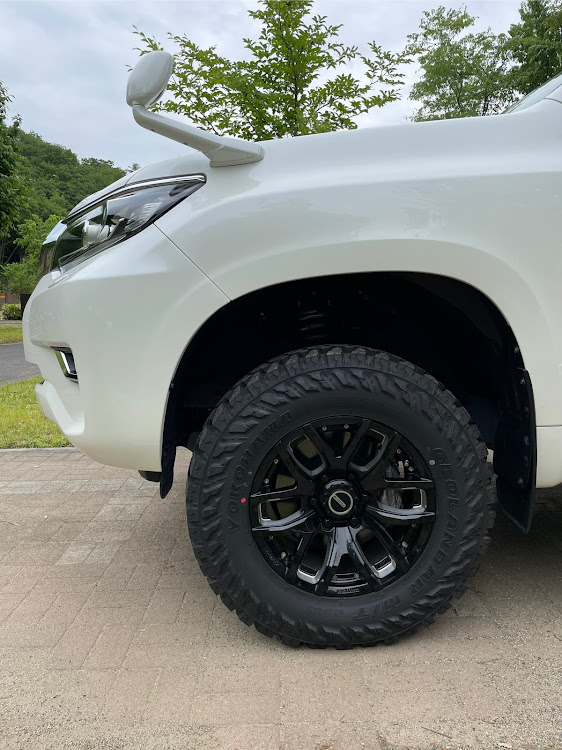 ランドクルーザープラドのスノーピーク・リフトアップ・プラド・ジャオス・FDX F6 レイズ Raysに関するカスタム事例の投稿画像2枚目