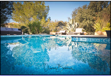 Maison avec piscine et terrasse 9