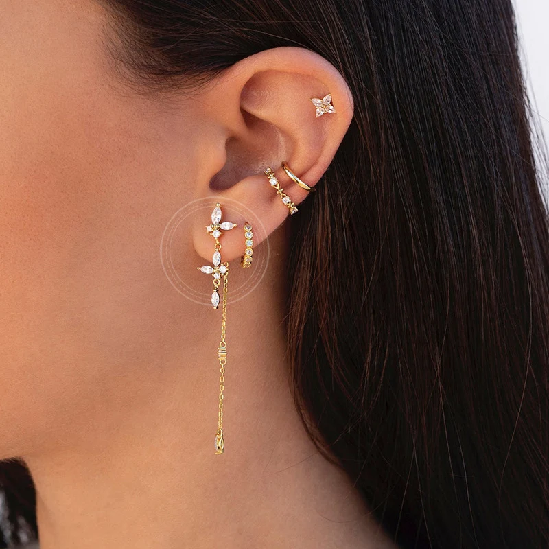 Title 4, Aretes sencillos con borla de mariposa y diaman...