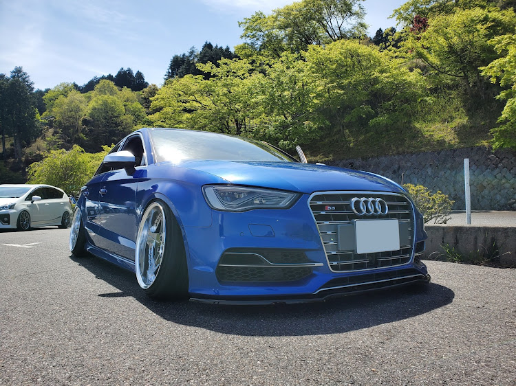 プリウスαの比叡山オフ会・リム被り・愛車の横顔・生脚・空気脚に関するカスタム事例の投稿画像4枚目