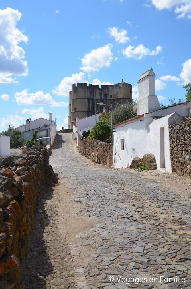 Evoramonte, le chateau