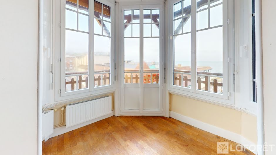 Location  appartement 4 pièces 104.1 m² à Etretat (76790), 1 193 €