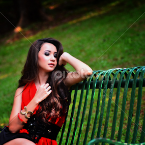Winny pose by Titis Rahmandanu - People Portraits of Women