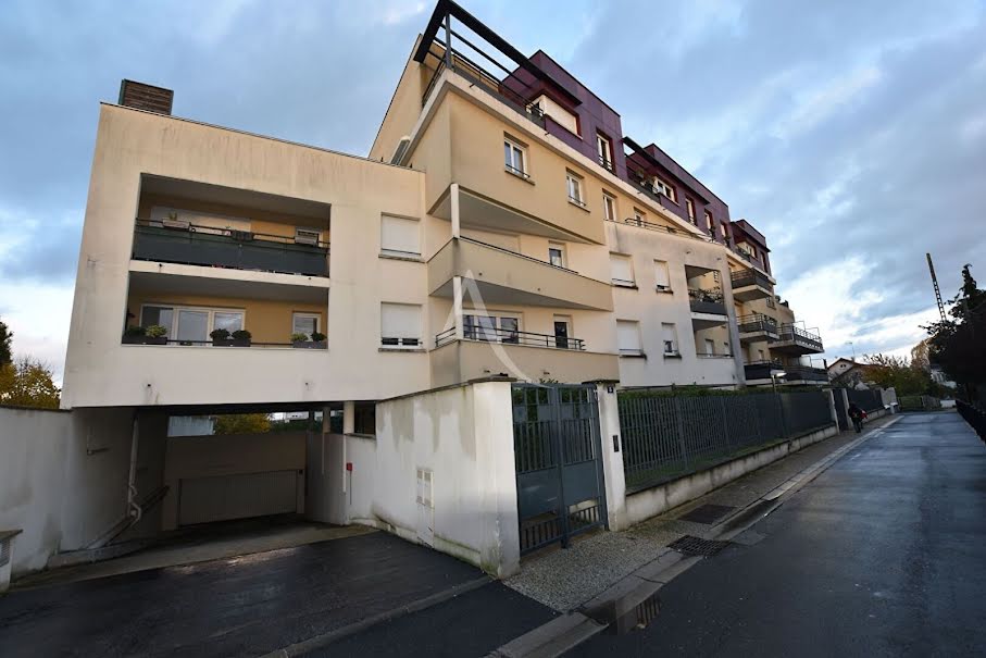 Vente parking   à Combs-la-Ville (77380), 18 500 €