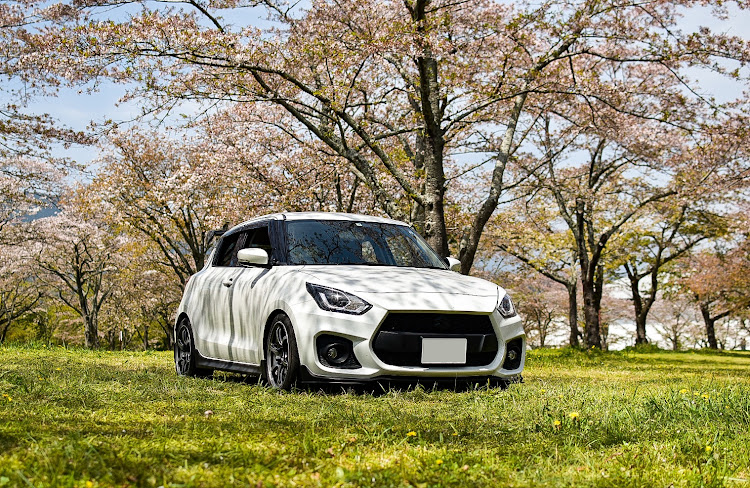 スイフトスポーツのサクラと愛車・桜とコラボ・ドライブ・富士山と愛車・スイスポと生きるに関するカスタム事例の投稿画像5枚目