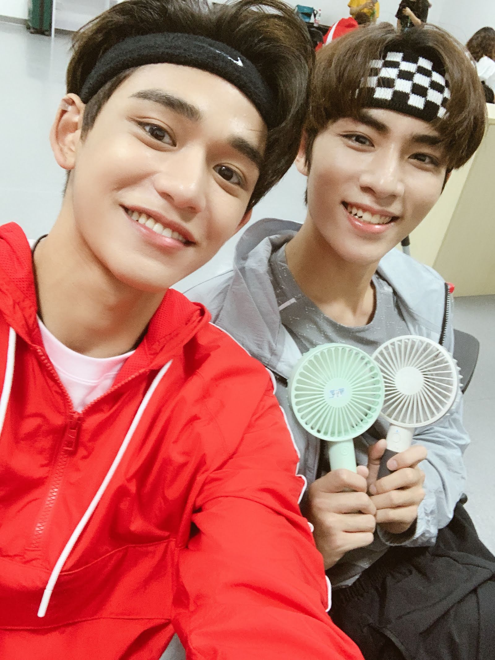 wayv nct xiaojun lucas weibo