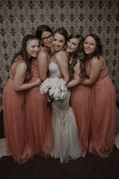 Fotógrafo de casamento Eszter Kelemen (esztellwedding). Foto de 7 de julho 2021