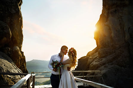 Fotografo di matrimoni Yuliya Storozhinska (id31957517). Foto del 12 ottobre 2017