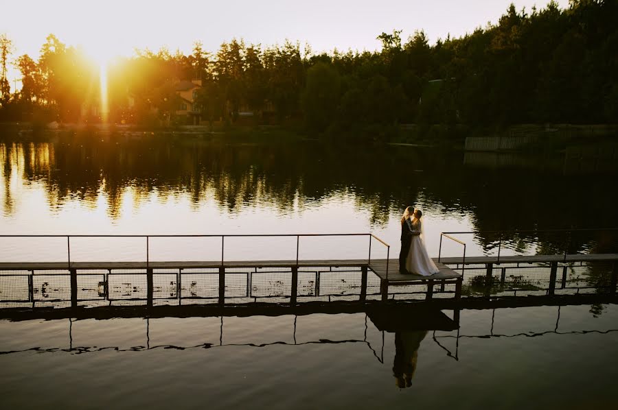 Fotógrafo de casamento Igor Shevchenko (wedlifer). Foto de 2 de abril 2017