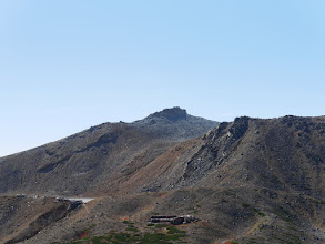 山頂方面の様子（火山灰で白く）