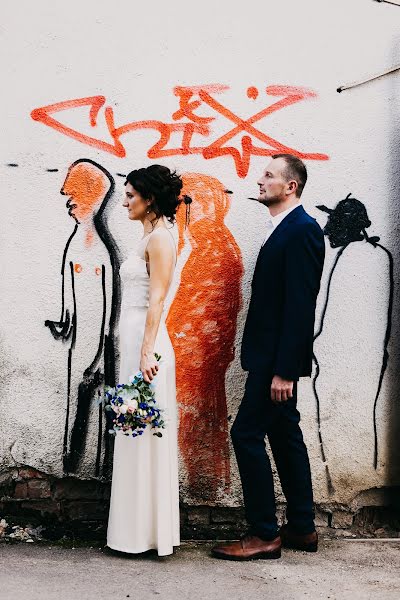 Fotografo di matrimoni Veres Izolda (izolda). Foto del 12 novembre 2017