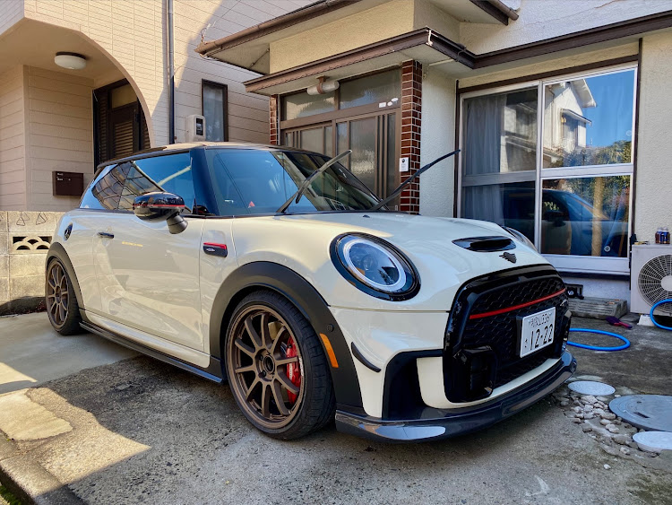 ミニ ハッチバックの#MINI・#F56 JCW・#洗車・アダムスポリッシュ・MINI乗りさんと繋がりたいに関するカスタム事例の投稿画像5枚目