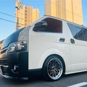 ハイエースバン TRH200V