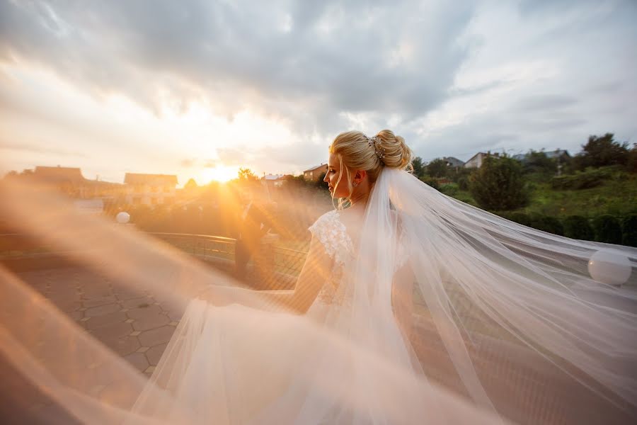 Fotógrafo de bodas Yuliya Storozhinska (id31957517). Foto del 28 de agosto 2018