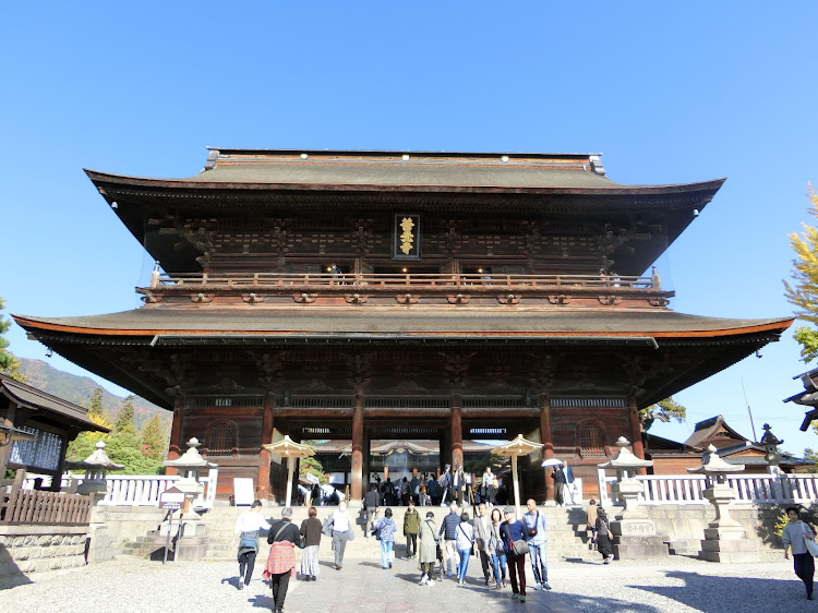 フィットの紅葉と愛車・善光寺・エコカー万歳🙌・Googleマップの被害者の人と繋がりたい・ダウンサス取り付けできそう！！に関するカスタム事例の投稿画像4枚目