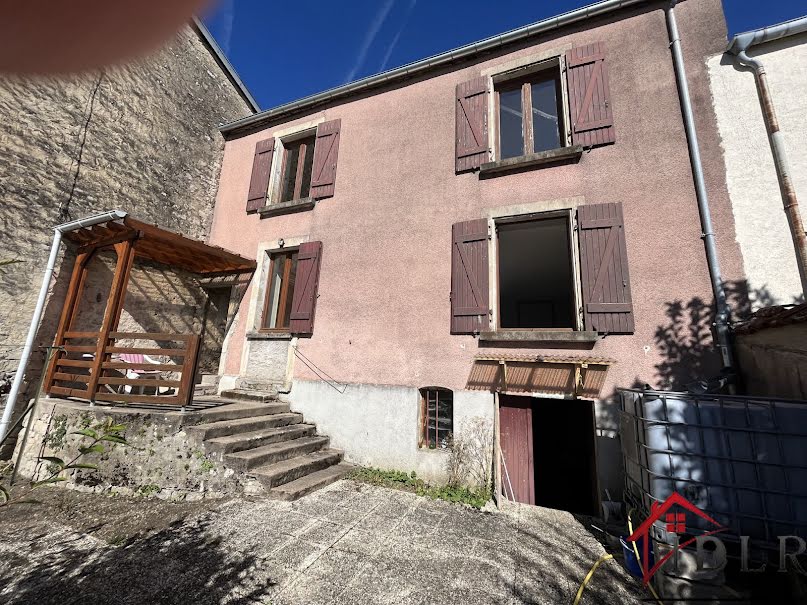 Vente maison  160 m² à Bourbonne-les-Bains (52400), 64 000 €