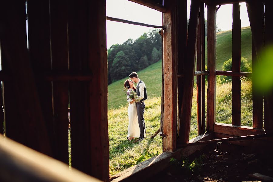 Wedding photographer Taras Nagirnyak (tarasn). Photo of 31 July 2015