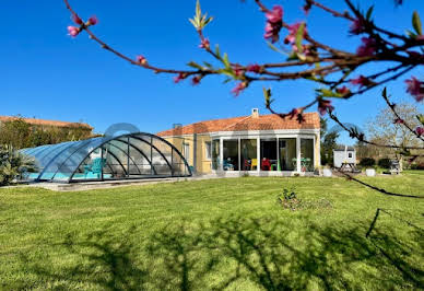 House with pool and terrace 12