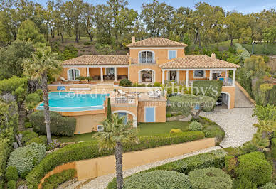 Villa avec piscine et terrasse 6