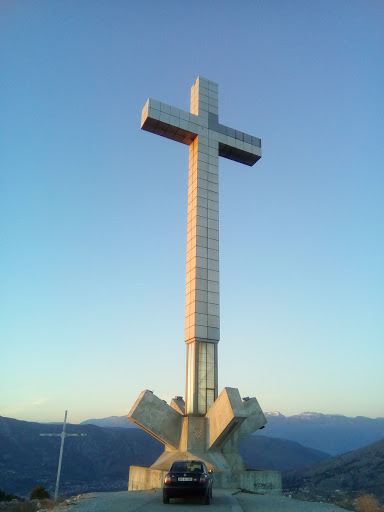 33m Tall Cross on the Hum Hill