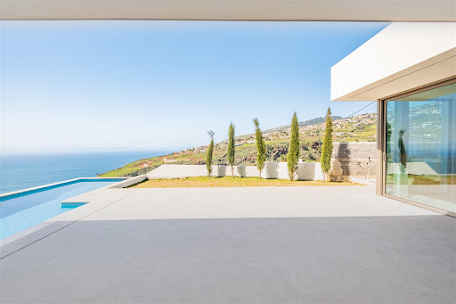 Contemporary house with pool and garden 2