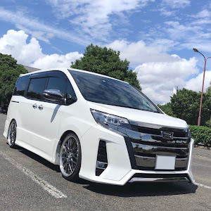 ノア ZRR80W