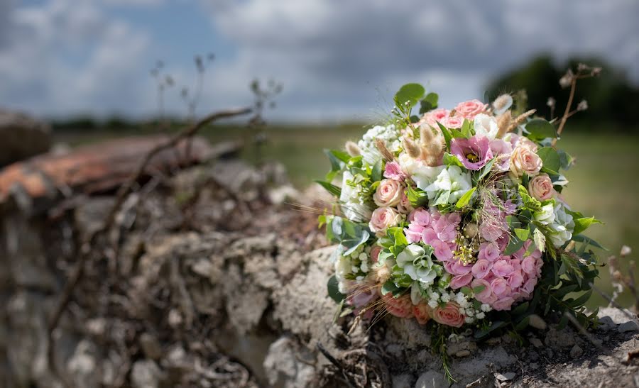 Wedding photographer Lana Douling (lanadowling). Photo of 15 February 2022