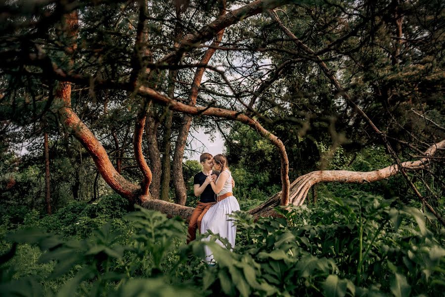 Fotógrafo de casamento Oleksіy Mironyuk (mirfoto). Foto de 8 de maio 2017