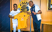 Kaizer Chiefs boss Bobby Motaung welcomes  midfielder Kabelo Mahlasela at Naturena. /Twitter