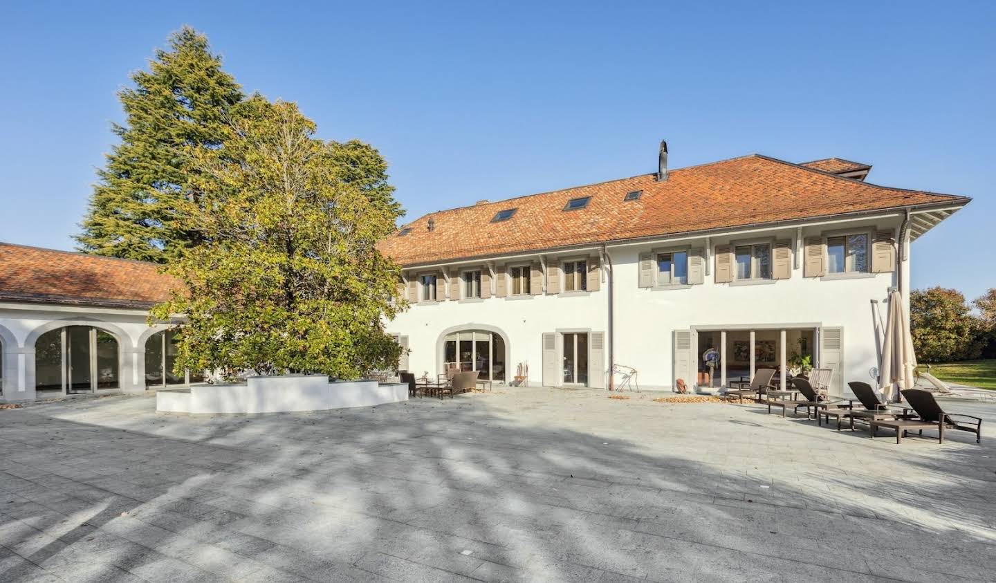 House with garden and terrace Crans (VD)