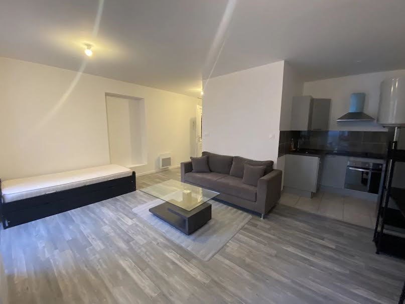 Location meublée appartement  29 m² à Montelimar (26200), 440 €