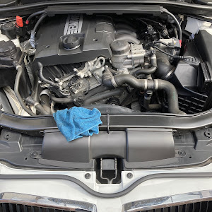 320i