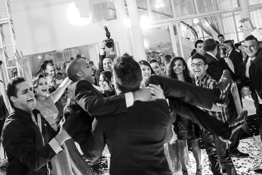 Wedding photographer Mateus Oliveira (mateusoliveira). Photo of 11 April 2015