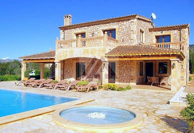 Villa with pool and terrace 4